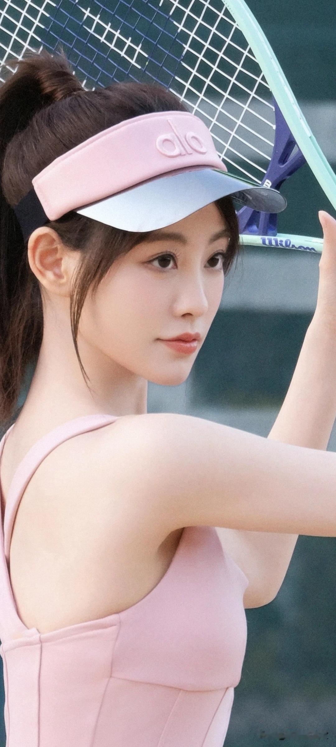 祝绪丹元气少女写真～网球场上的粉色甜妹，活力感扑面而来！记录我的2026