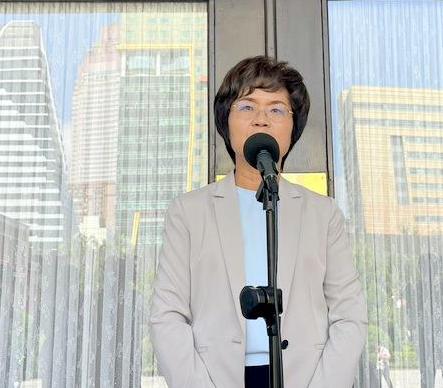 就在刚刚，中国“国民党主席”郑丽文发表声明，8月14日，郑丽文南下彰化辅