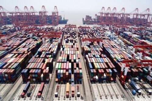 在外贸这件事上，中国交出了超预期“韧性答卷”前四个月14.9%的同比增速，16