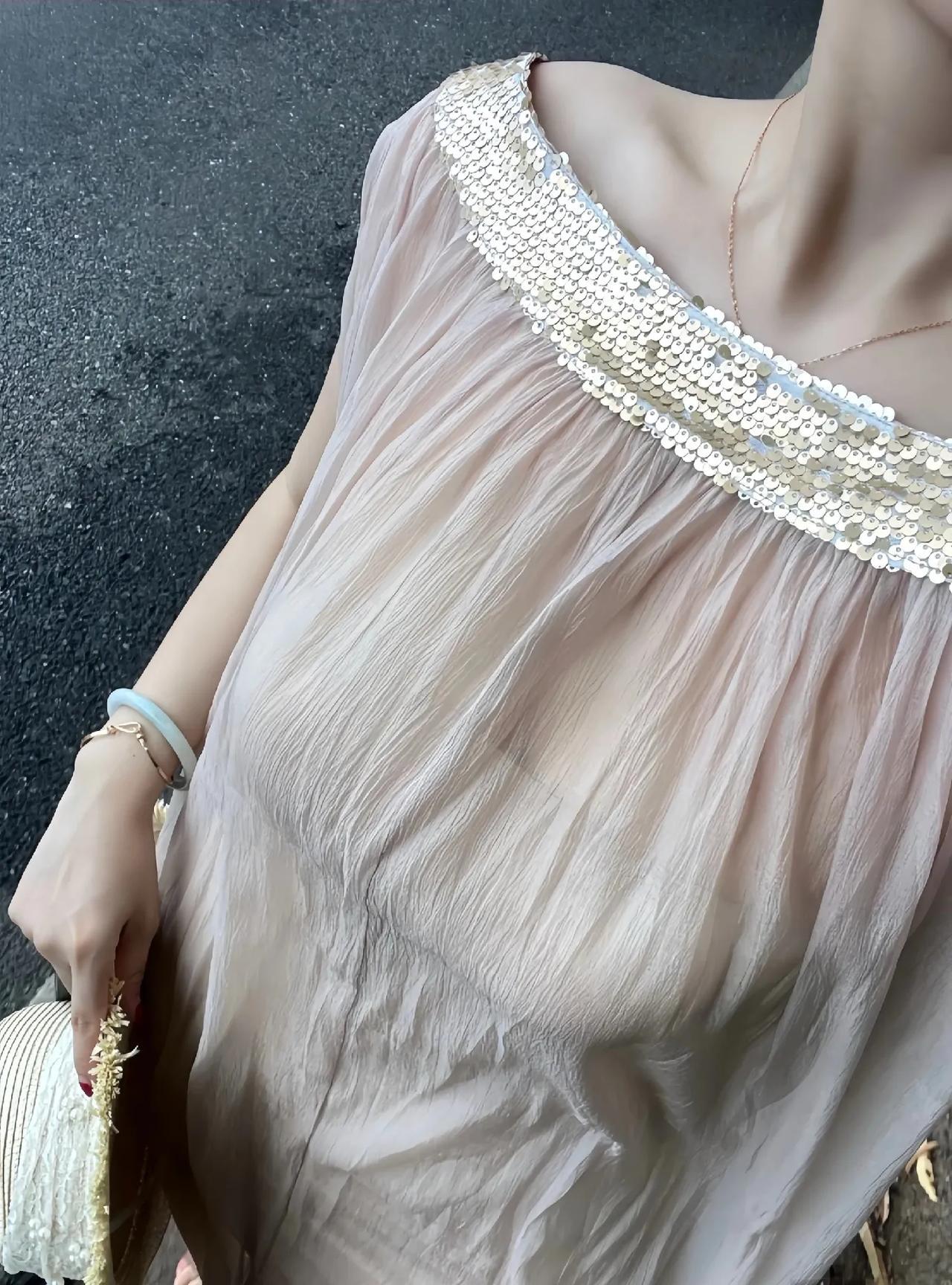 这衣服我就是赌它不下雨下雨了