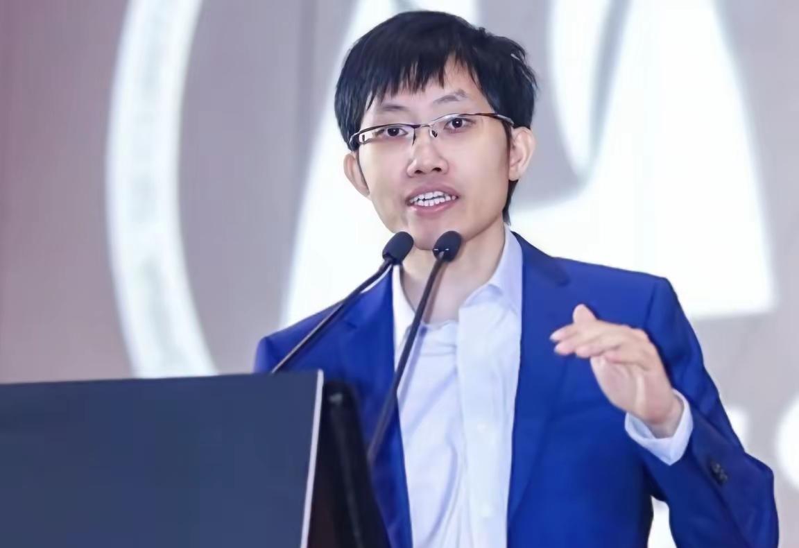 一觉醒来，中国和全世界都沉默了，万万没想到，梁文锋又一次刷新了世界记录。让