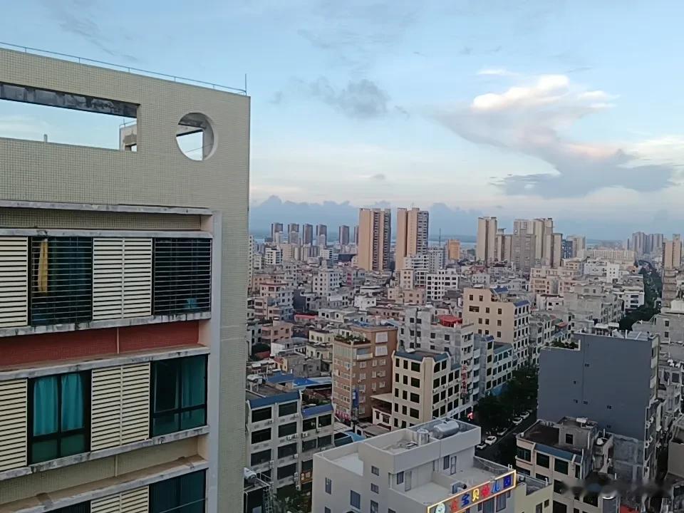 我妹嫁对了，她婆婆待她如亲生女儿，她十月10号生孩子时出现难产，医生问她婆婆