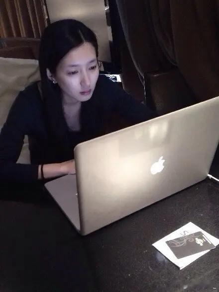 江疏影是大气的骨相美女她真的特别有早期高干文里和男主家底势均力敌早早出国留学的白