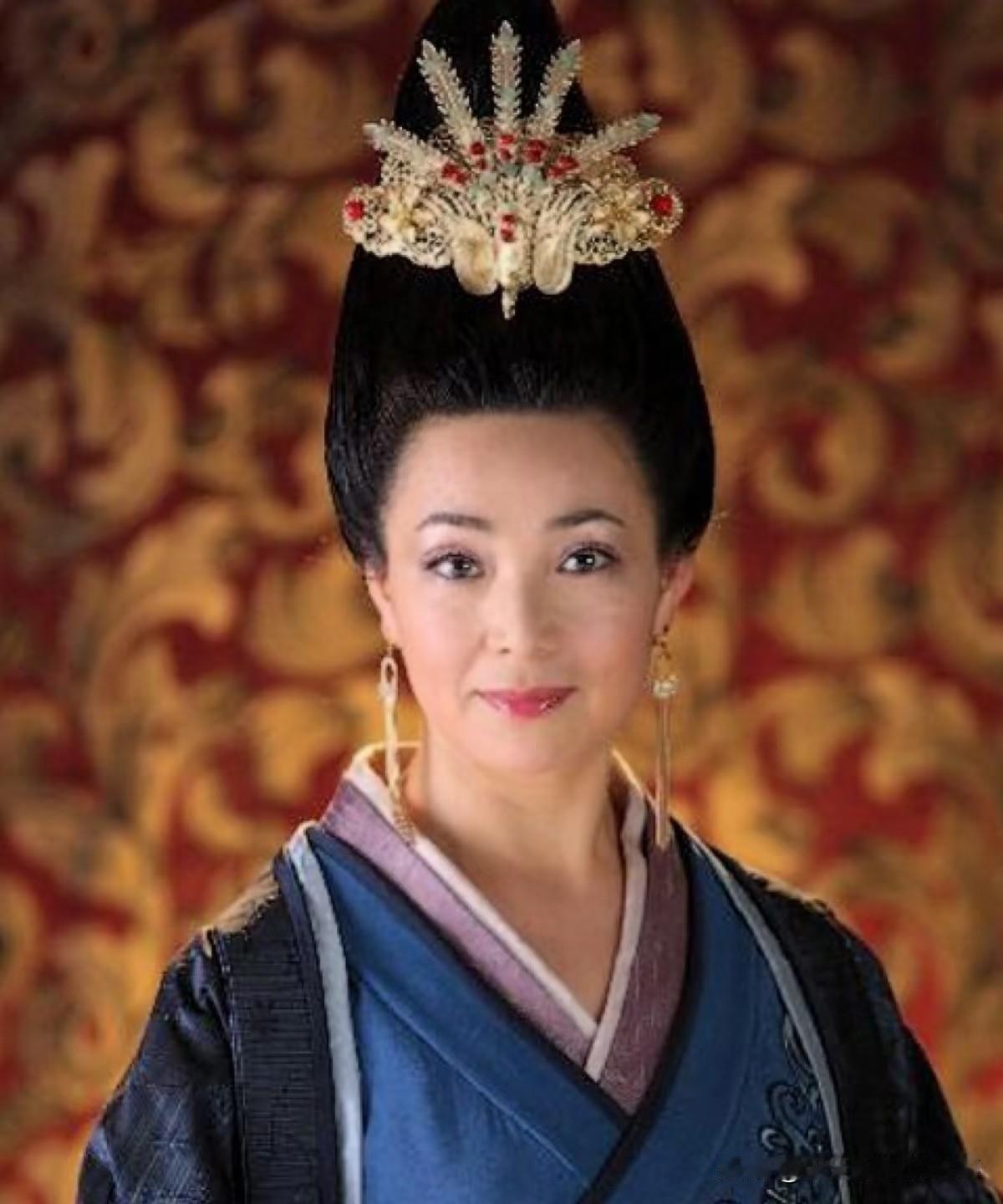 吕后为什么成不了武则天?同样是手握大权的女性统治者，吕后明明权势滔天，却始终没