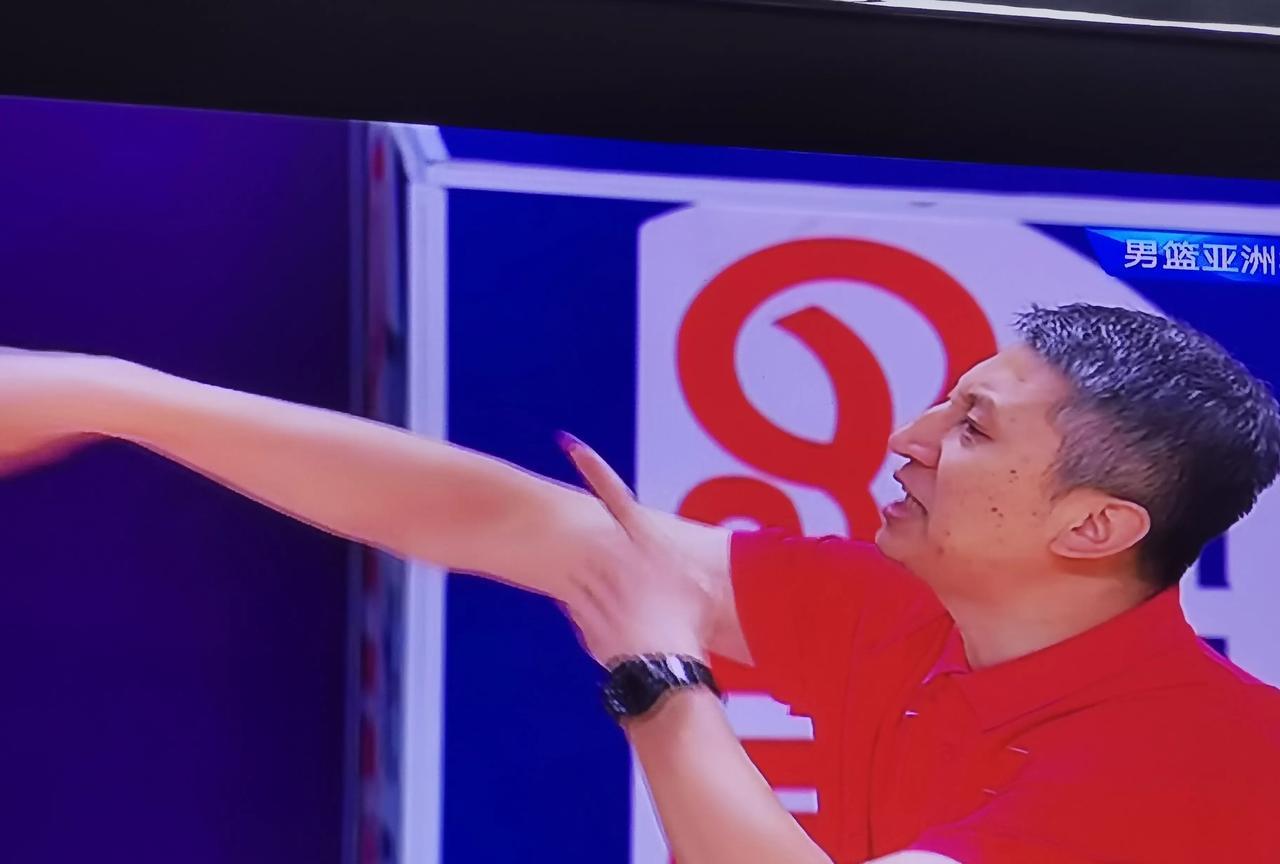 “对方不与我握手，我表示理解，球队输了球被淘汰，难免伤心，握不握手无所谓，不会影