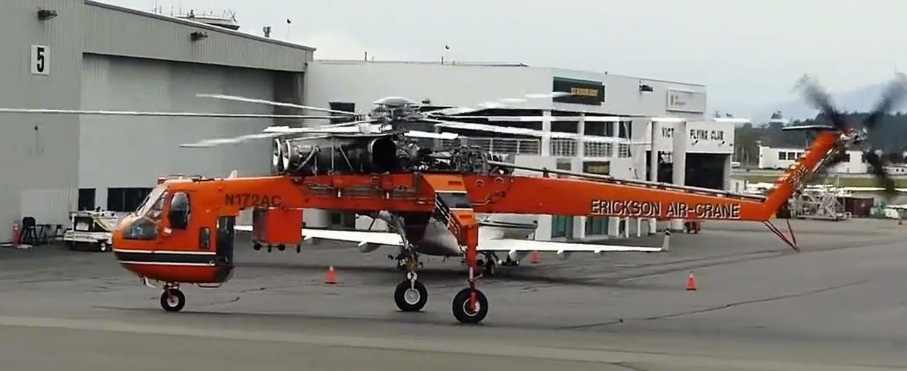 头一回见识这种没有肚子（机腹）的直升机，原来它是力大无比的美国西科斯基S64直升