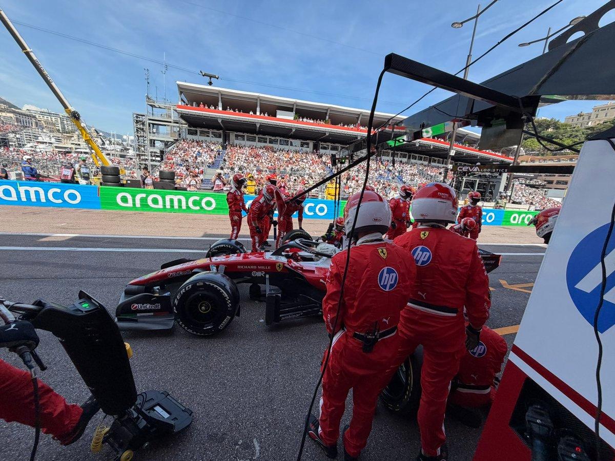 2026F1摩纳哥大奖赛，LAP36/78乐扣完成进站并换上硬胎，目前紧跟在