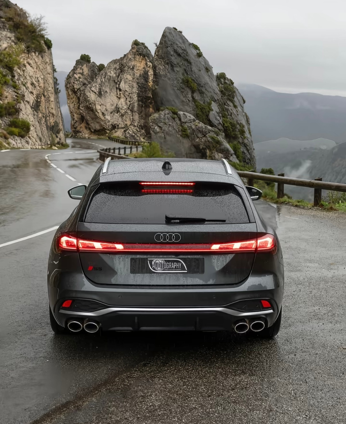 今年会引进国内的S5Avant，旅行车真的还得看迪子，怎么可以把比例做得这么好