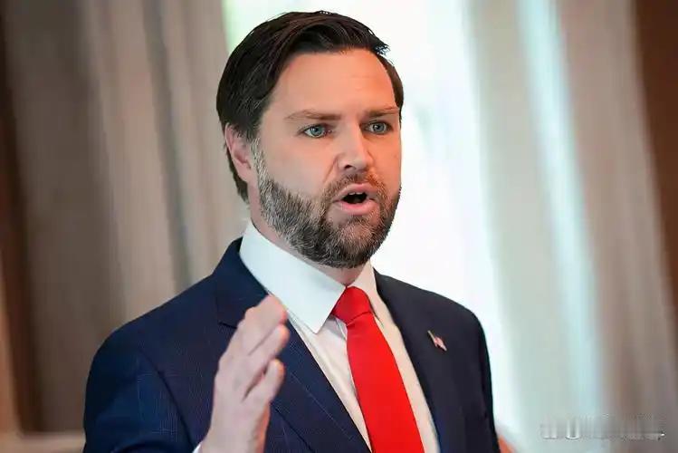 美国二把手忍无可忍：如果中国赶超了美国，不应该怪罪中国，而应该怪罪美国领导人的愚