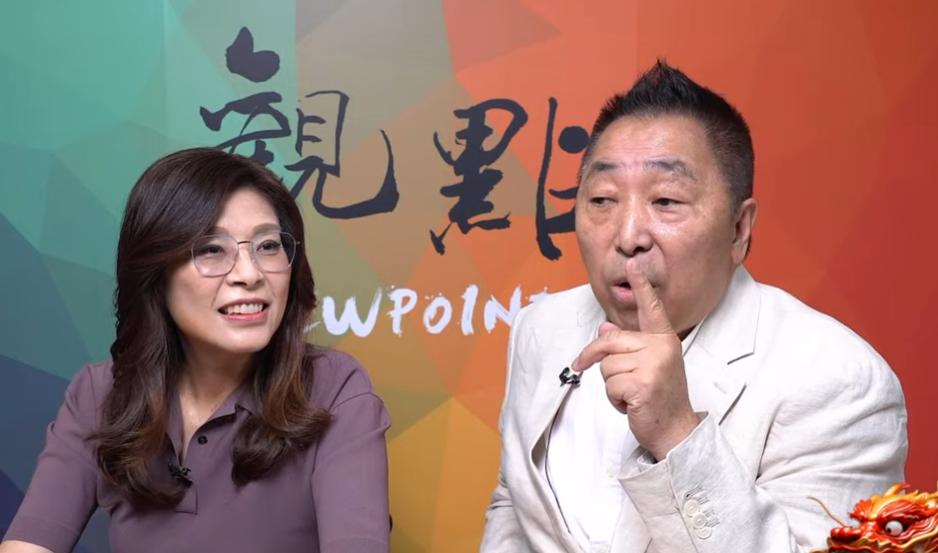 郑丽文上唐湘龙的“化龙点睛”节目，笑言要为唐湘龙点睛，但在我看来，其实是湘龙为她
