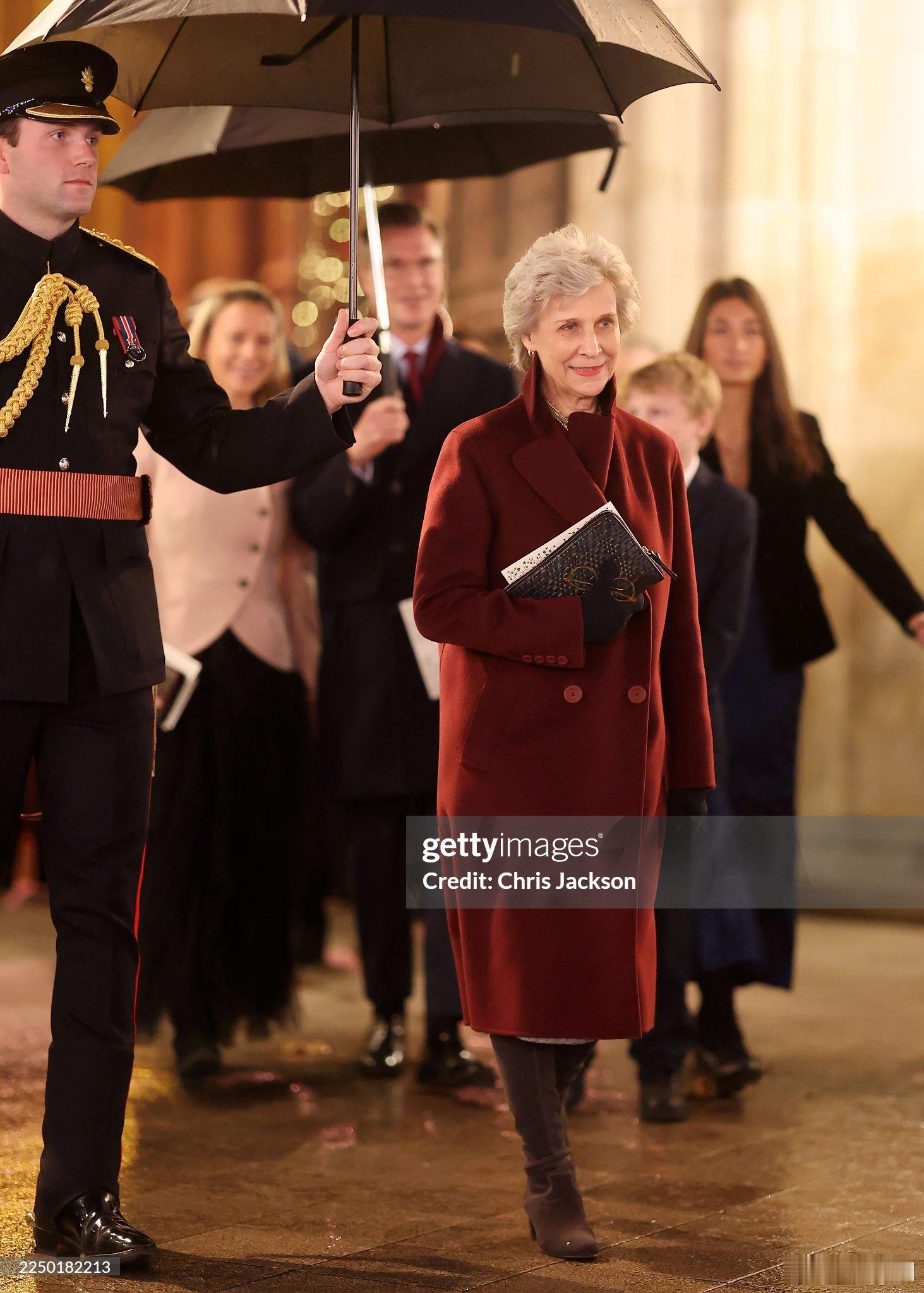 英国王室🇬🇧12月5日，格洛斯特公爵夫妇、扎拉·廷德尔夫妇、肯特海伦小姐和