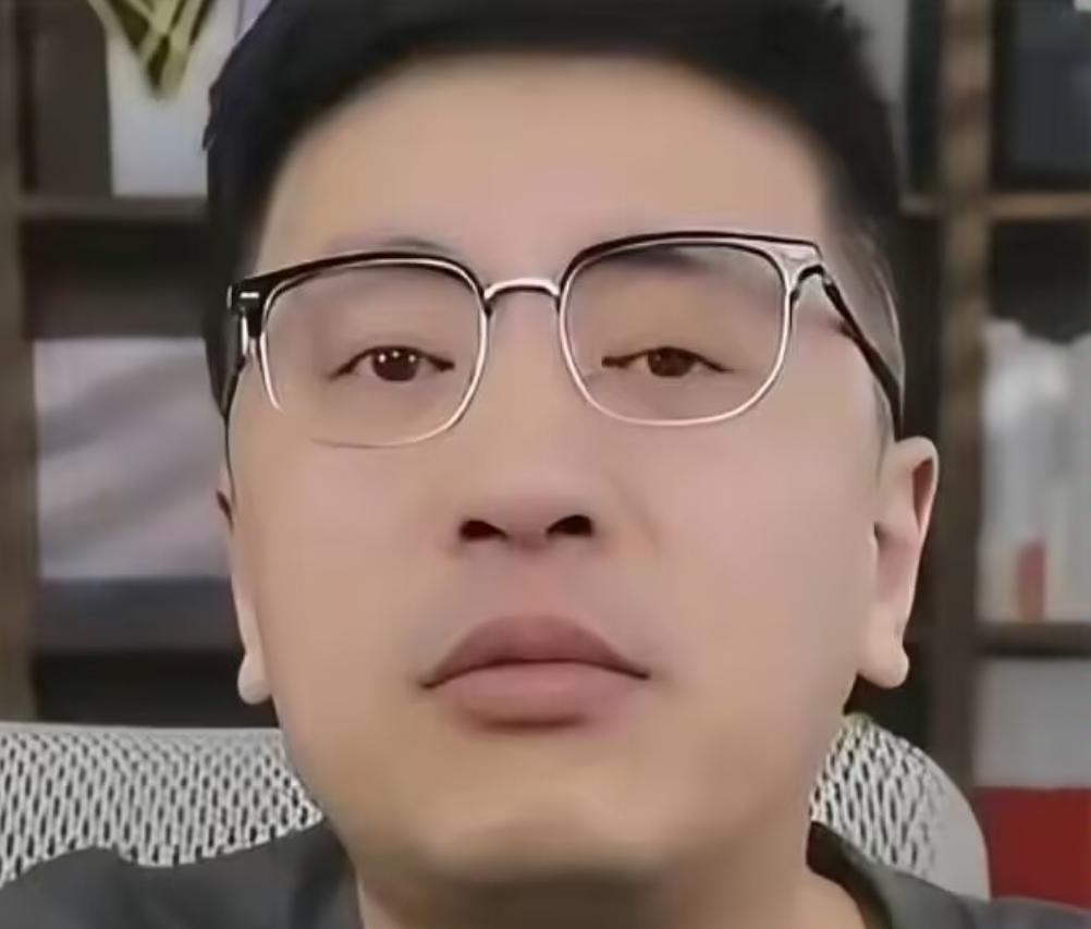 好奇查了下张雪峰的出身。不查不知道，一查才知道，张雪峰根本不是资源咖，他就是