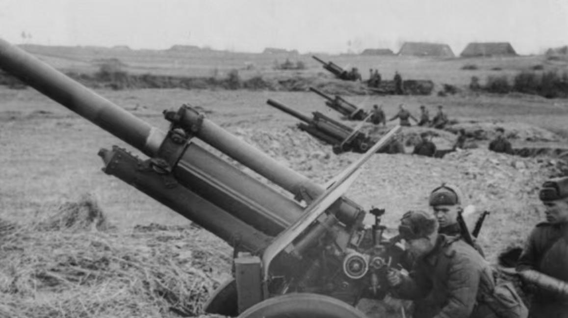 1940-1945年间，苏联军事工业累计制造了17791门D-30型(1938年