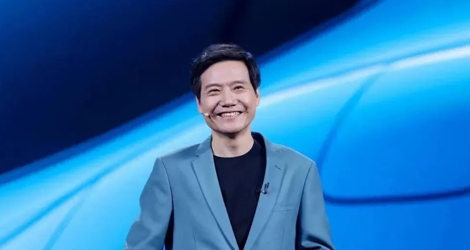 雷军卸任小米之家执行董事？这则工商变更消息瞬间引发热议！天眼查数据显示，该公司经