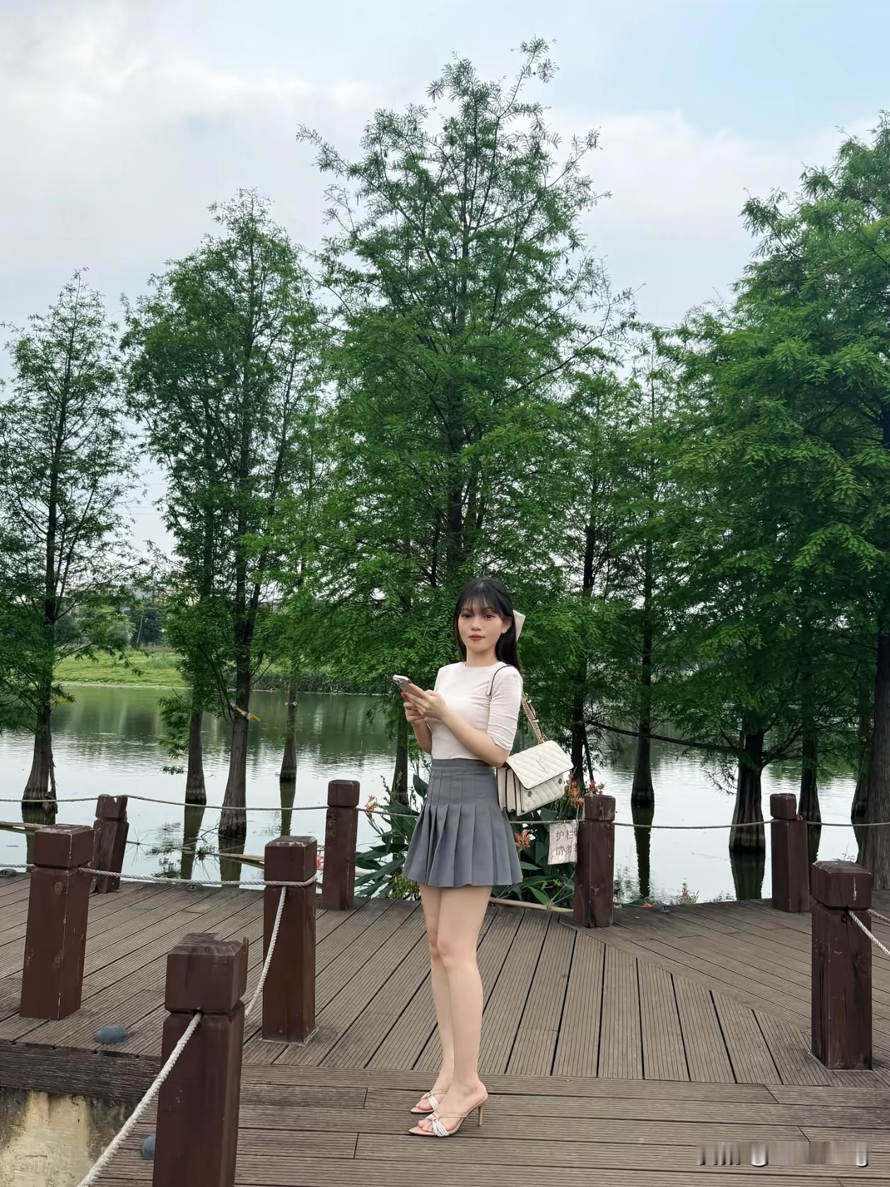 风里已经有夏天的味道了，在湖边解锁松弛日常✨