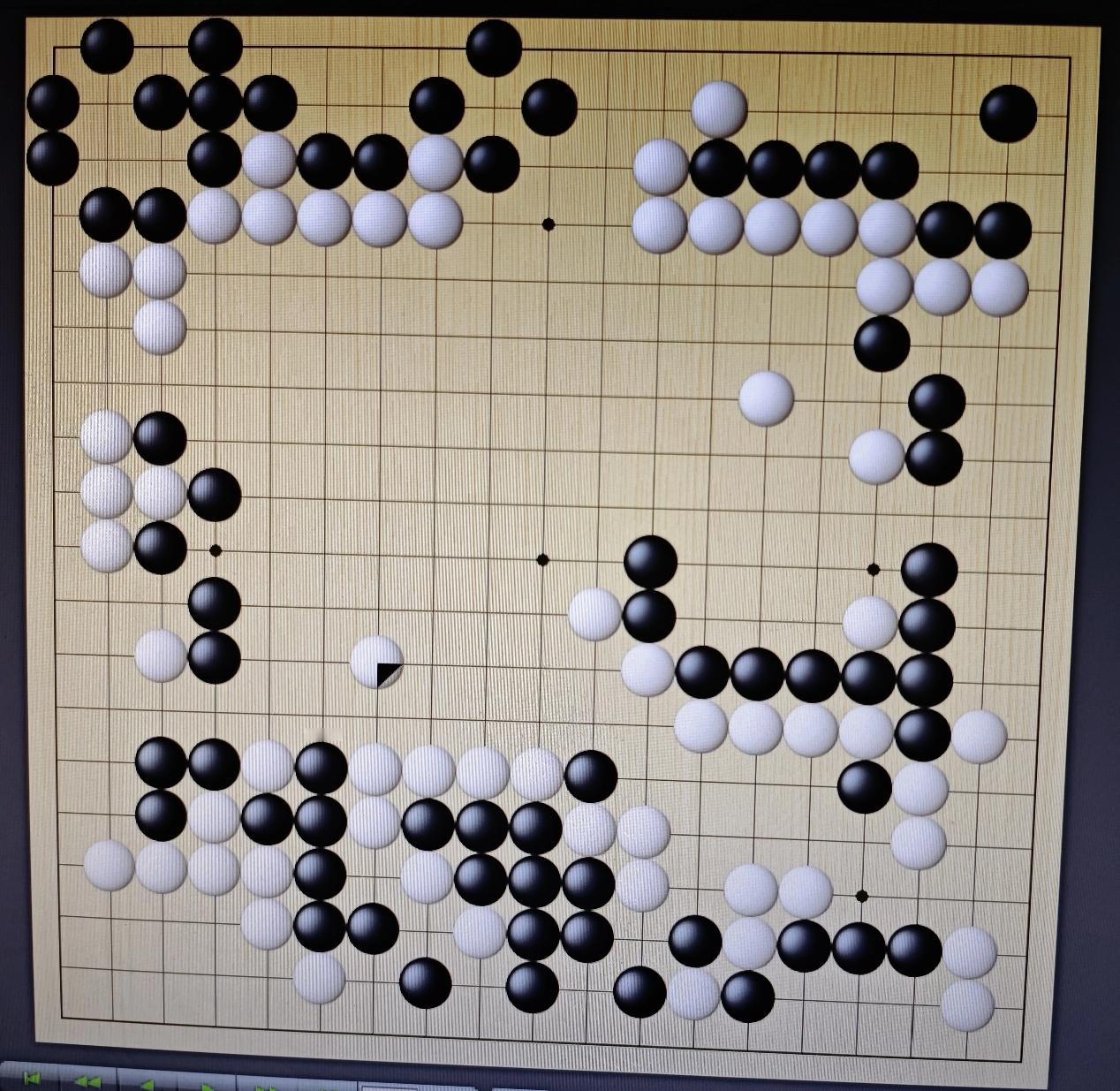 ‘天元杯’决赛第二盘：王星昊～杨楷文现在下至125手，很显