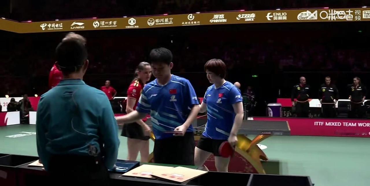 第二局栋曼组合从0-7追到13-11拿下[赞][加油]！最终第一盘林诗栋/蒯曼