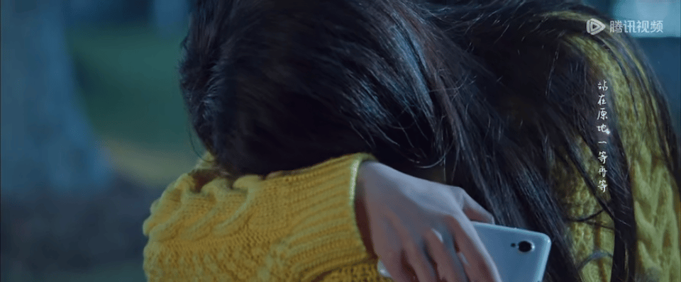 赵今麦把暗恋的甜与涩演活了她的喜欢都在空气里。看见他时，周遭光线忽然有了形状；