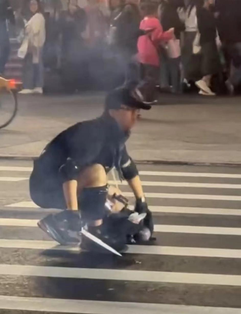 快讯！12月19日，台北车站发生袭击案！听说是有预谋的，说是白天就开始在台