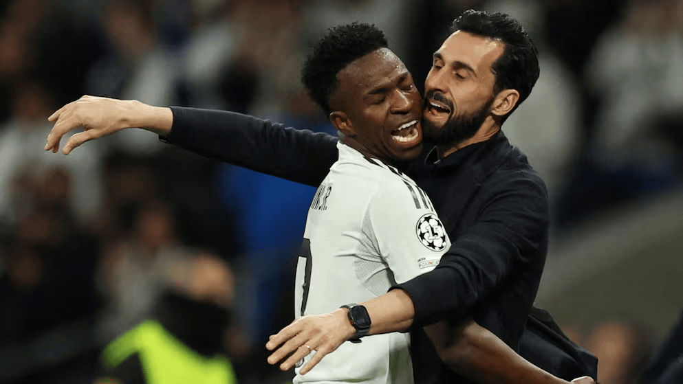 龙赛罗: 阿隆索在处理维尼关系上出现错误, 阿韦洛亚则相反