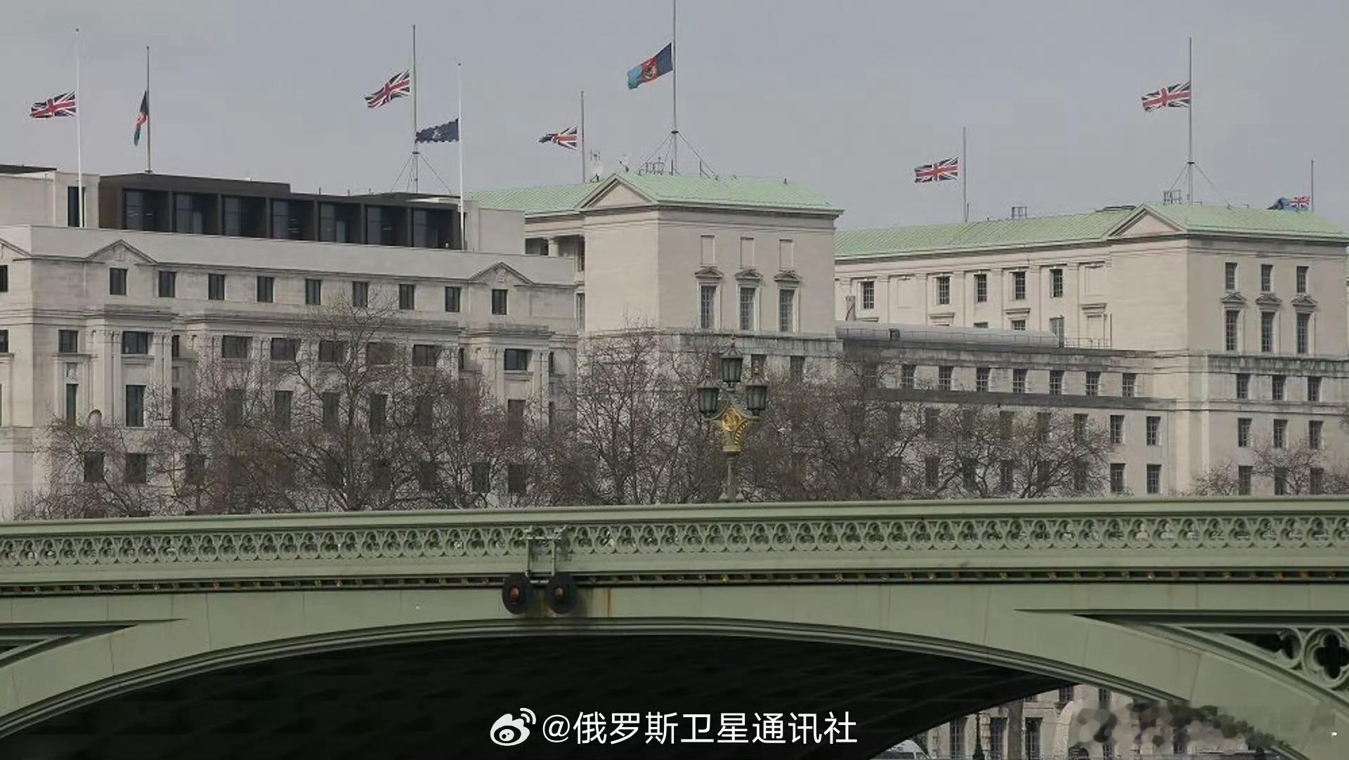 【英媒：英国当局首次承认其伞兵部队驻扎在乌克兰】据英国天空新闻台报道，英国政府