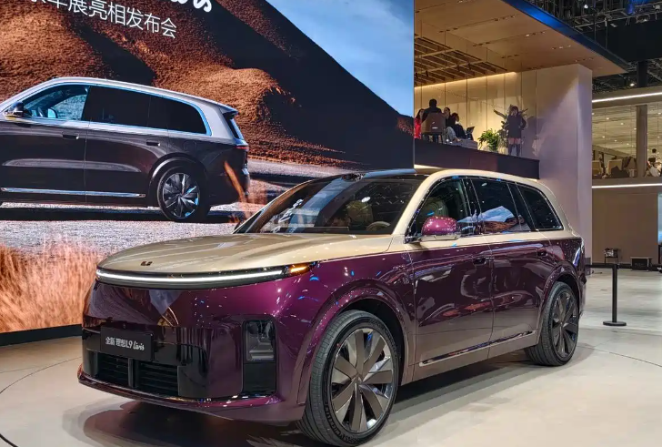 李想这通操作，55.98万买的是车还是爹？55.98万，理想这次真没手软。但看