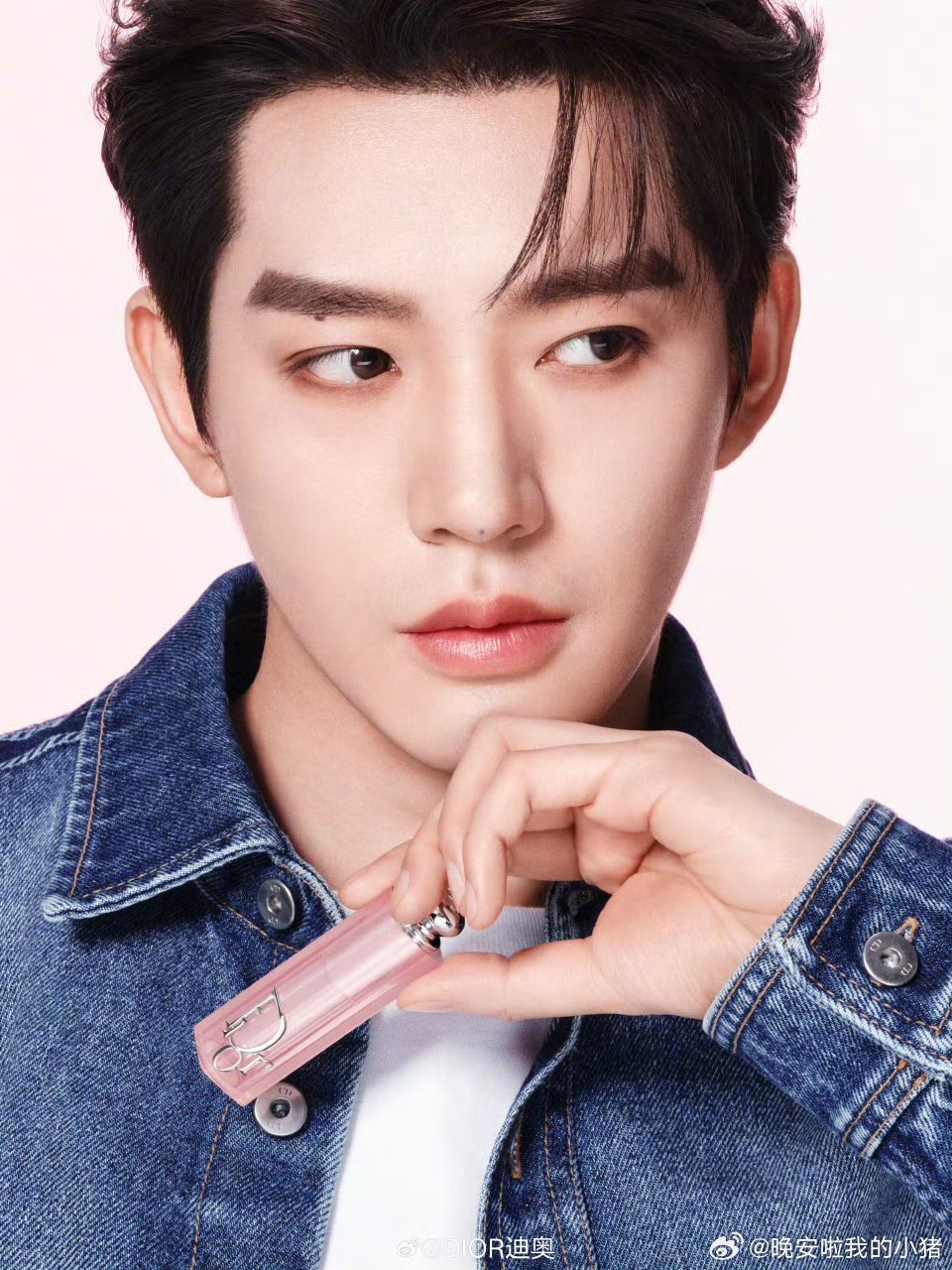 邓为Dior美妆新图，状态好嫩喔