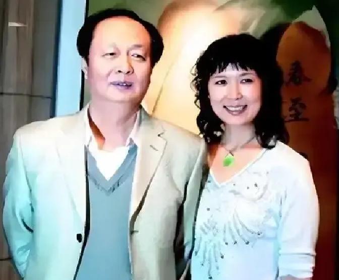 2002年作曲家赵季平的夫人去世后，朋友第二年给他介绍了一个女朋友，这个女人长的
