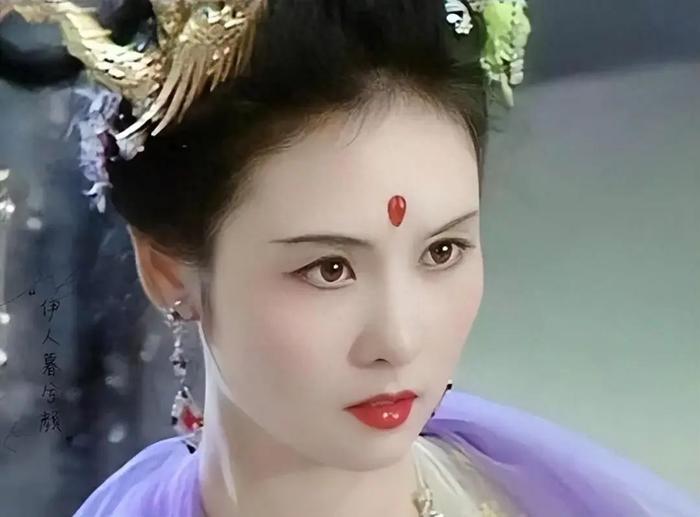 说起86版《西游记》的嫦娥，观众公认邱佩宁是无法超越的经典，网友更是直言邱佩宁之