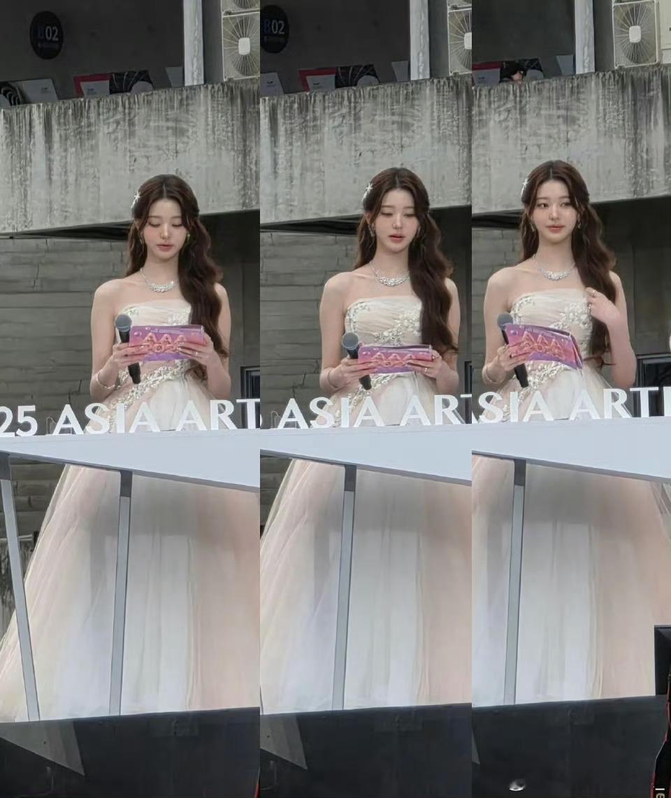 依旧是张元英，21岁的她21个代言，是双奢女帝，九座个人奖项大家好我是张元英