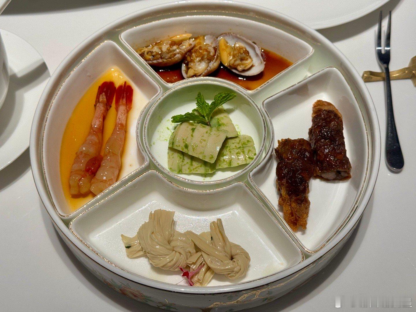 厦门米其林一星，福建菜“宴遇”。这家餐厅2025年亚洲50强排名第14，全球百强