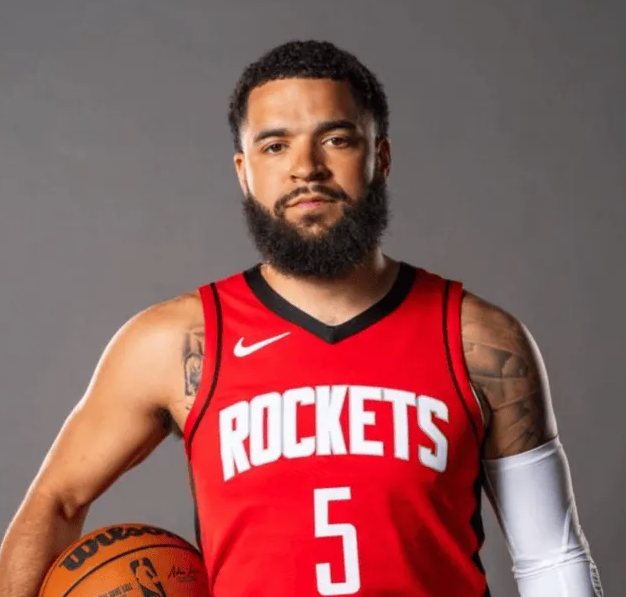 美媒列出了各支球队最有可能被交易的球员，火箭队给出的是弗雷德-范弗利特。对此，