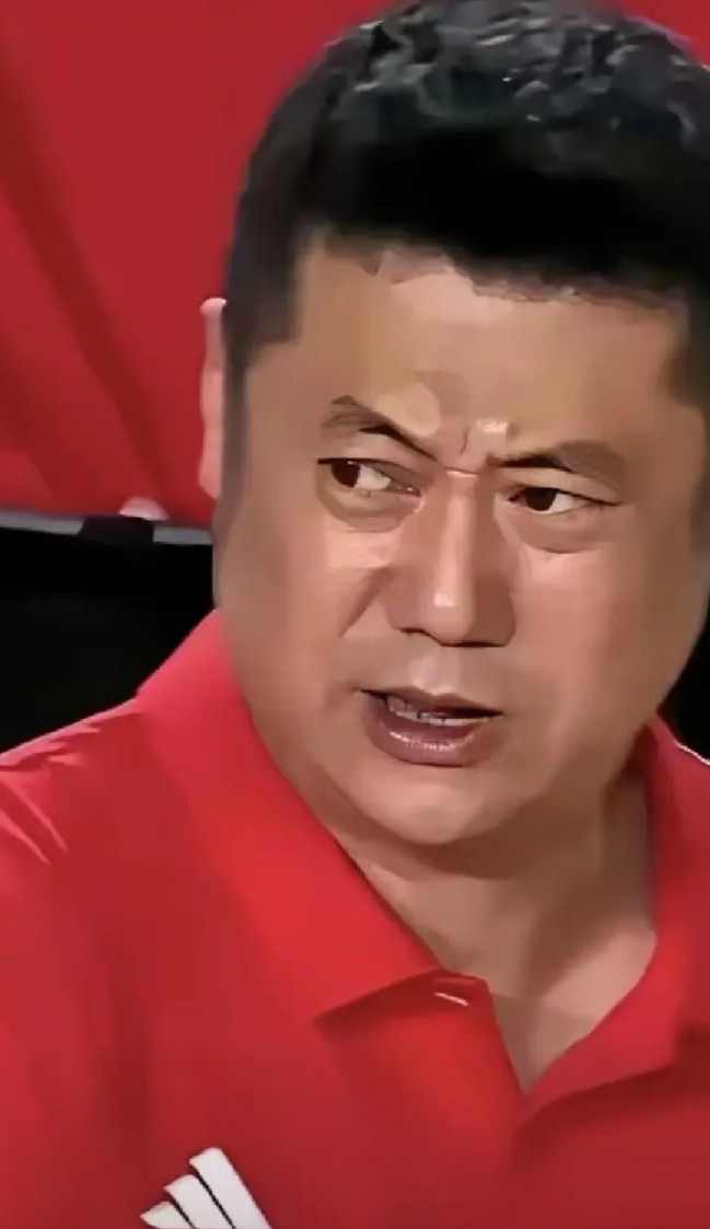 【赵勇指导，自己先背上了包袱】中国女排被阻止在八强以外，原因还是教练的问题，怨