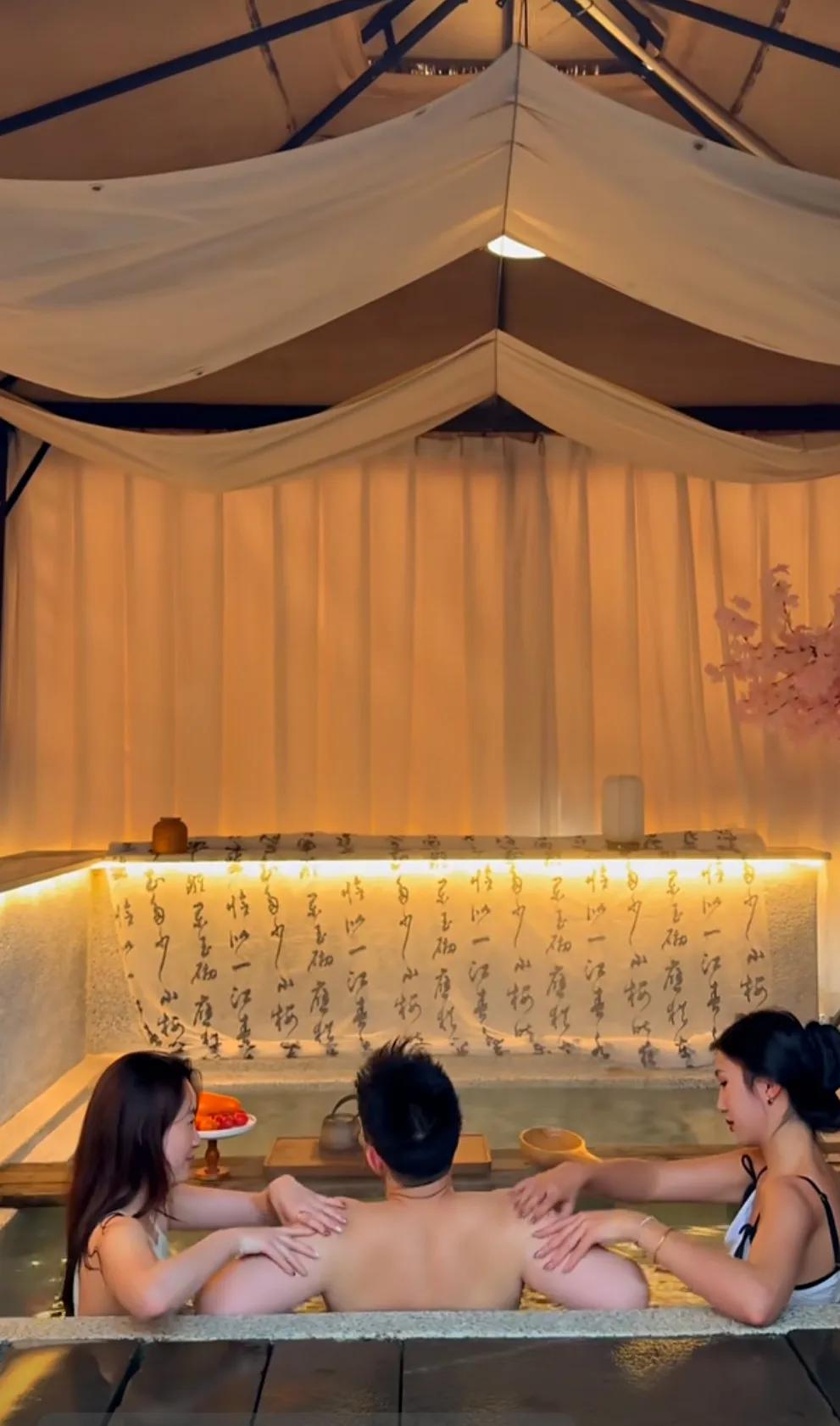 哪位明星？哪位少爷？很眼熟