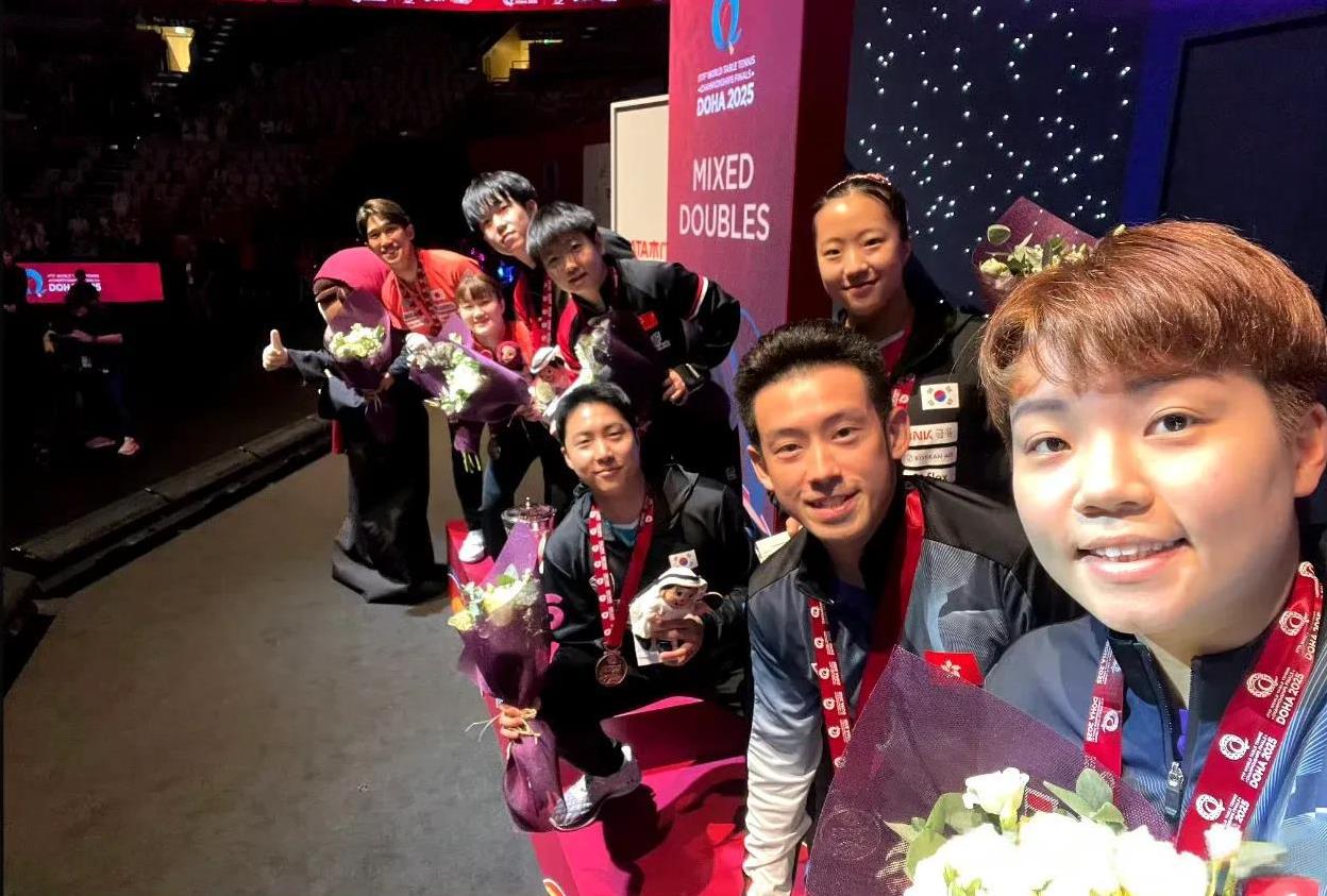 5月24日多哈世乒赛混双颁奖仪式来了！坚持不懈的魅力[烟花]（2023平昌亚