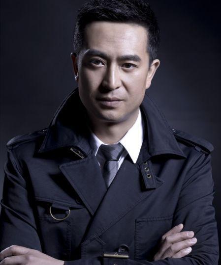 [点赞]2009年，张嘉译因为受不了强直性脊柱炎的折磨，从而找到了上师希阿荣博