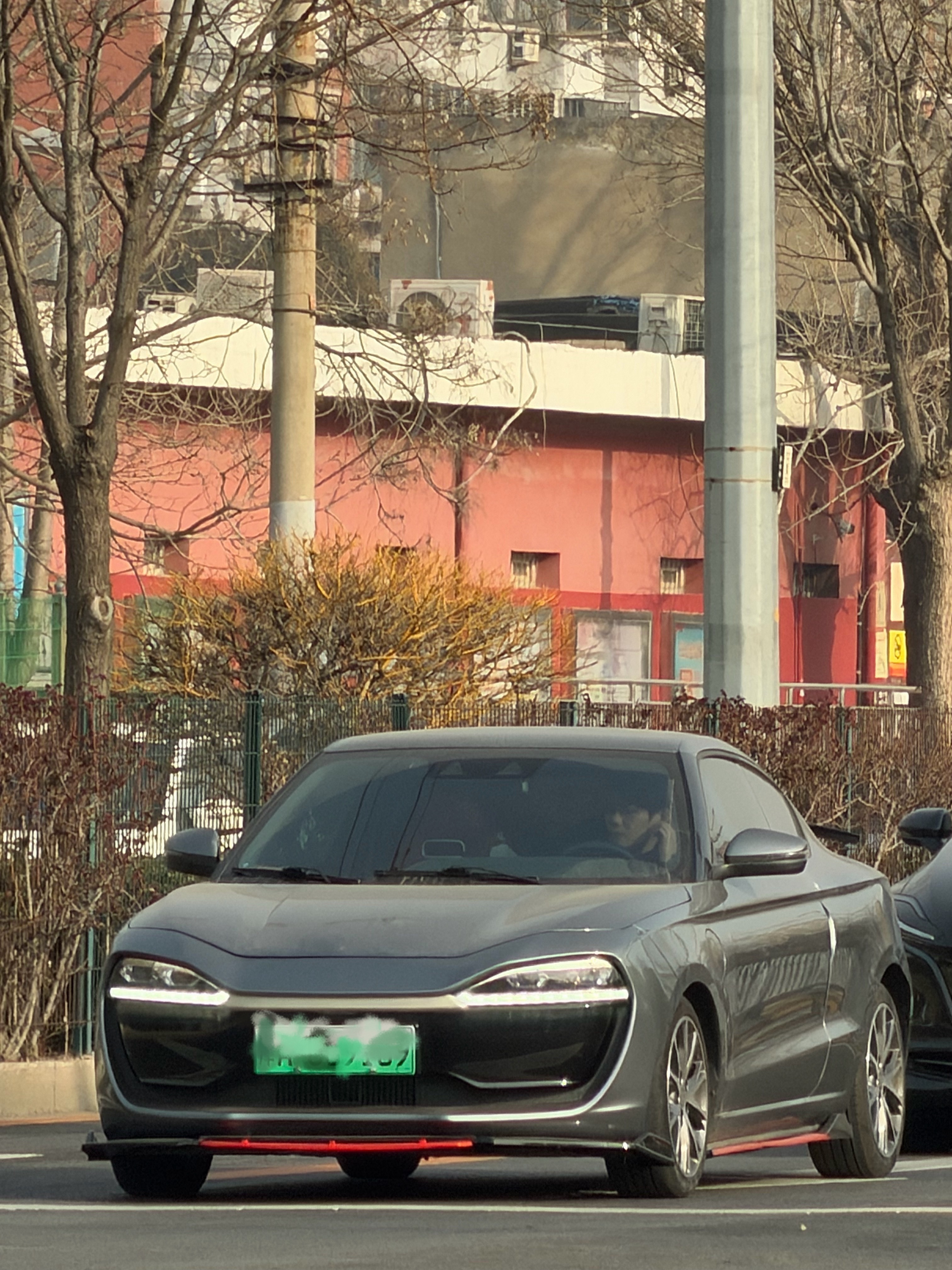 认识这个车的，也都年纪不小了吧