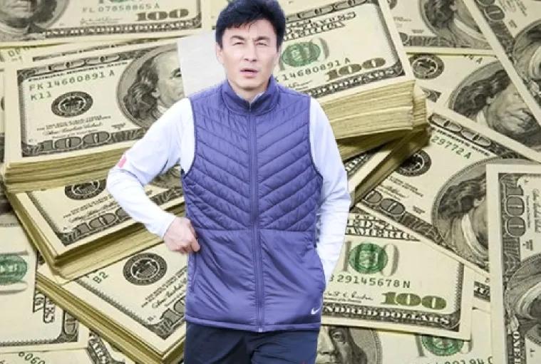 李玮峰生涯赚了多少钱？第一份，5年赚了60万元，深圳平安；第二份，1年赚
