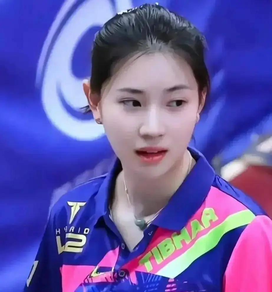 17岁的法国乒乓天才，官宣了。对象不是中国姑娘。我们扒开他的INS，发现他