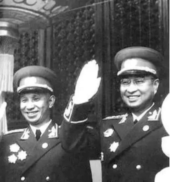 “粟裕根本不会打仗！”1958年，陈赓大将进京开会，竟然看到有人大放厥词，陈赓当