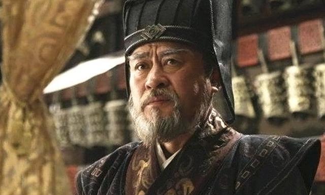 汉朝，周勃好心请人吃饭，酒过三巡，一个客人却在他耳边说：“你快要死了，还傻乐呵呢