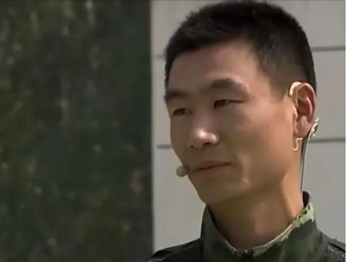 2020年，一次，撒贝宁问狙击手：“如果有狙击手要干掉我，那我是跑直线还是S线？