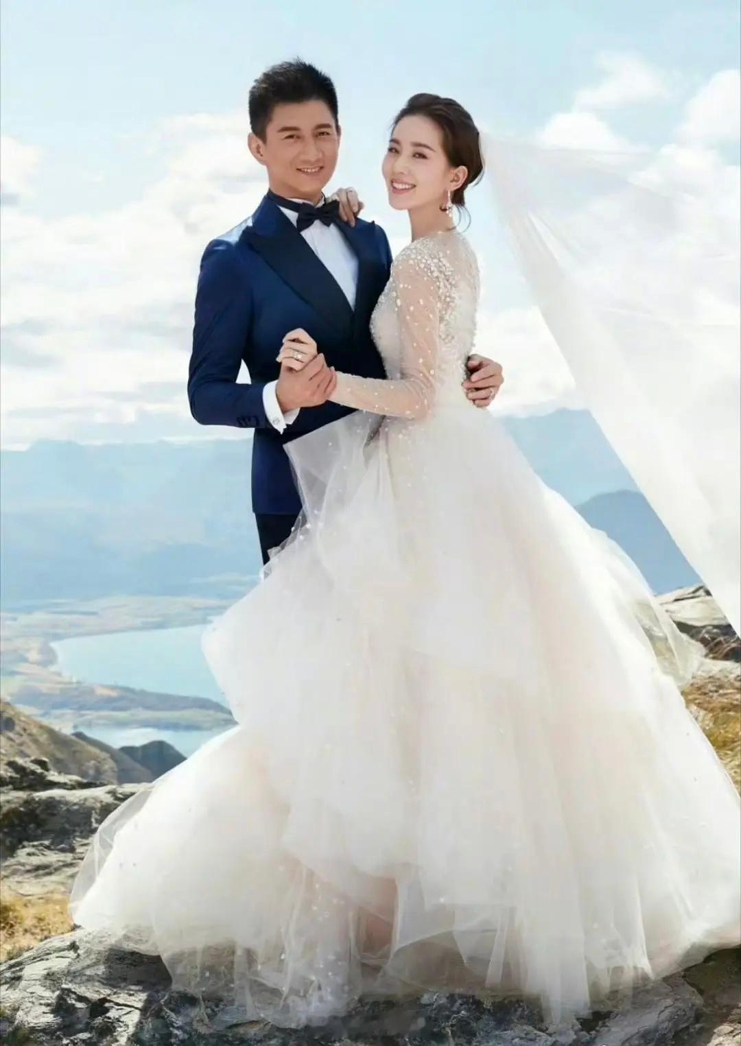 看看之前明星的婚纱照，哪对拍的最完美？感觉有很多都离婚了。。。​​​