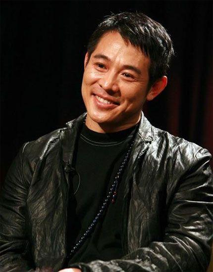 花会谢，人会老，李连杰的演艺生涯可以说是非常“拼命”，把一生都交给了利智，为美