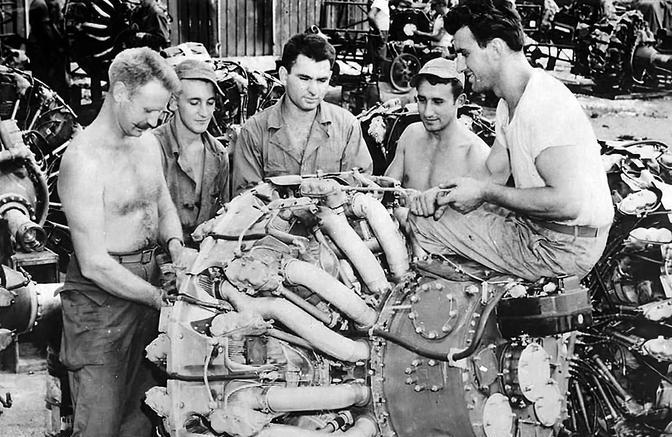 1943年，B-29轰炸机的18缸发动机容易过热着火，一个中国人解决散热问题后，