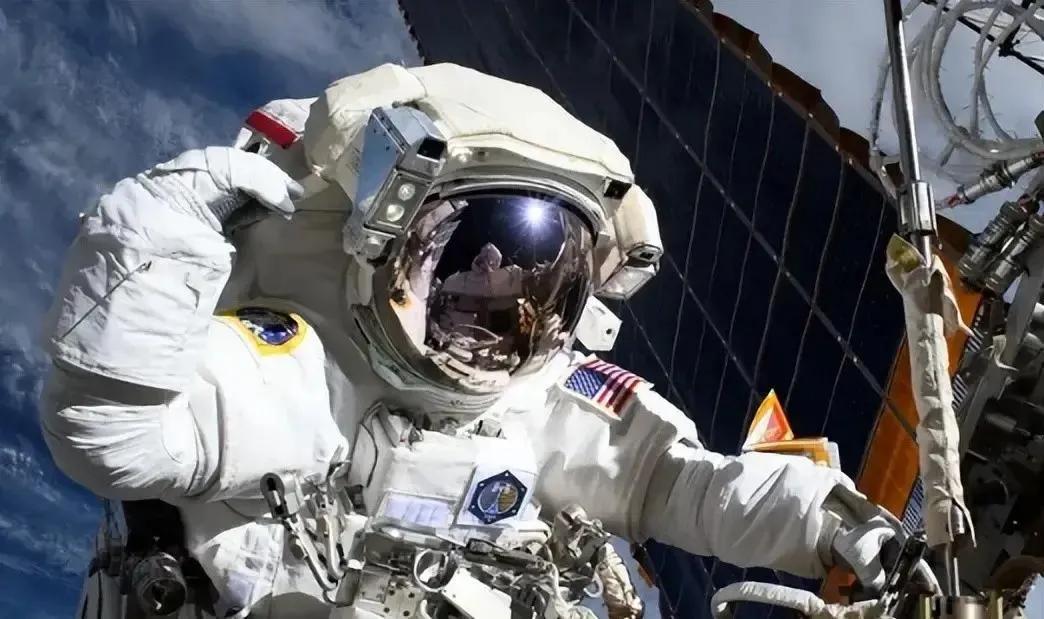 国际空间站出大事了！就在1月7日，一名航天员突然身体出状况，NASA当机立断决定