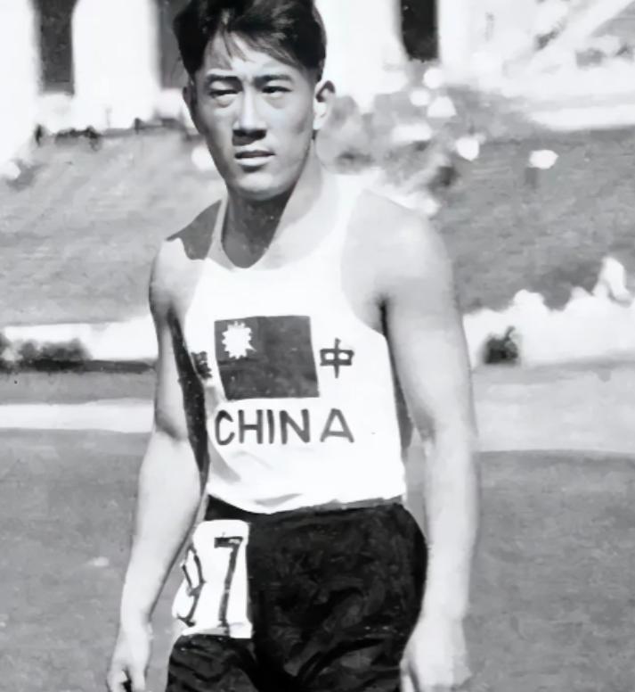 1932年，刘长春揣着张学良给的8000大洋，坐了21天的船，上岸第二
