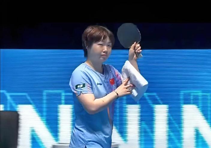 赢了，赢了，亚洲杯金银铜牌都是我们的。小曼姐太厉害了，完全压制住了张本美和