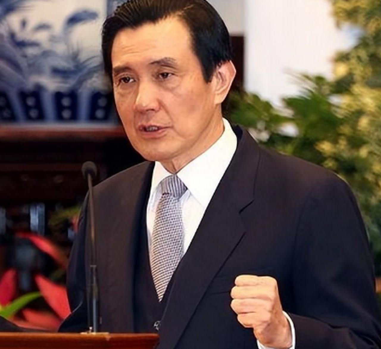 今天，有台湾媒体追问“台独”顽固分子沈伯洋，沈伯洋先前批评台北市前市长马英九是所