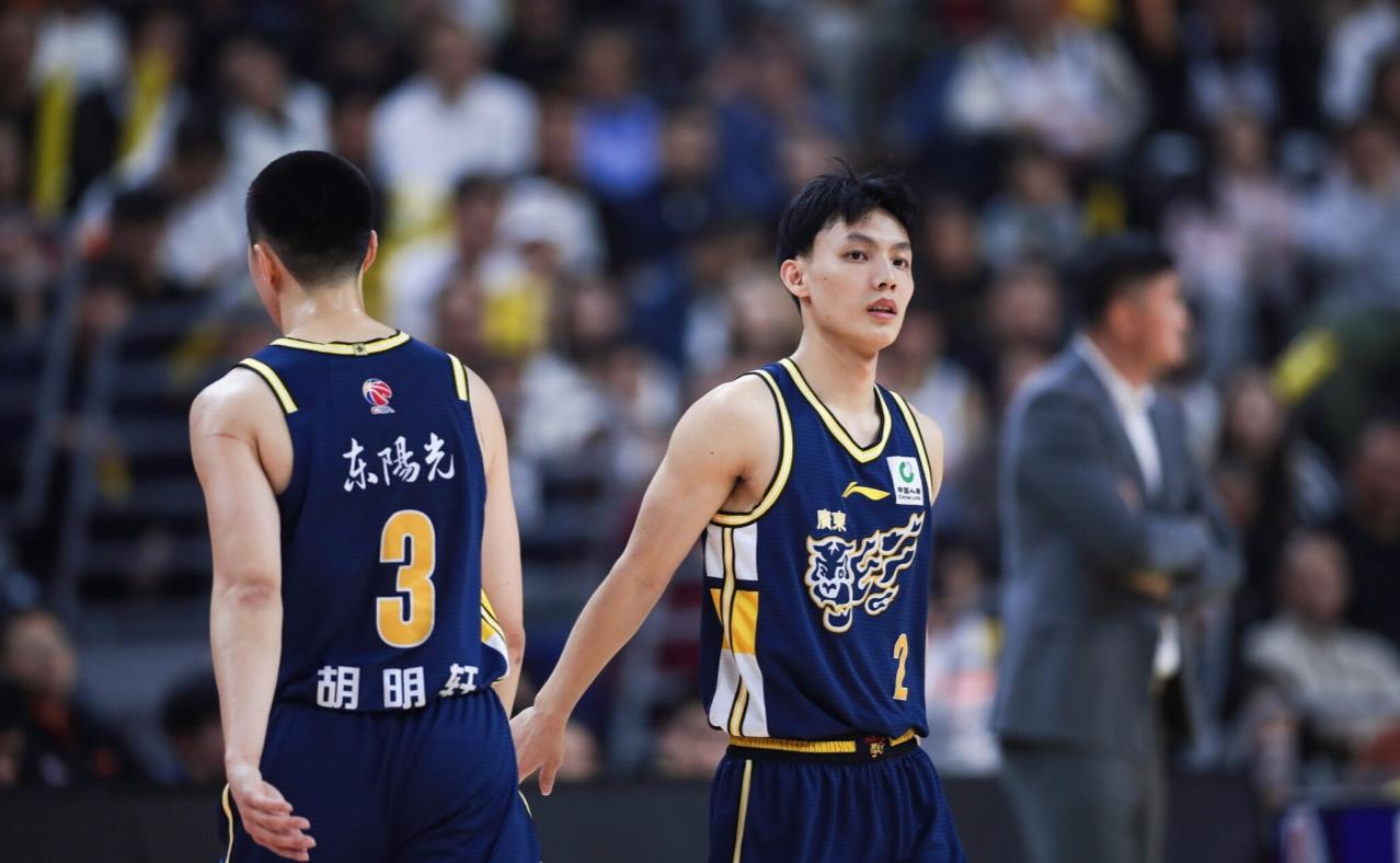 杜锋下课危机（三）🗣️球迷之怒：三宗罪与看不见的未来球迷的愤怒并非无